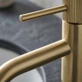 Waschbeckenarmatur Rea Lungo Stripe Brush Gold Low