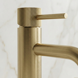 Waschbeckenarmatur Rea Lungo Stripe Brush Gold