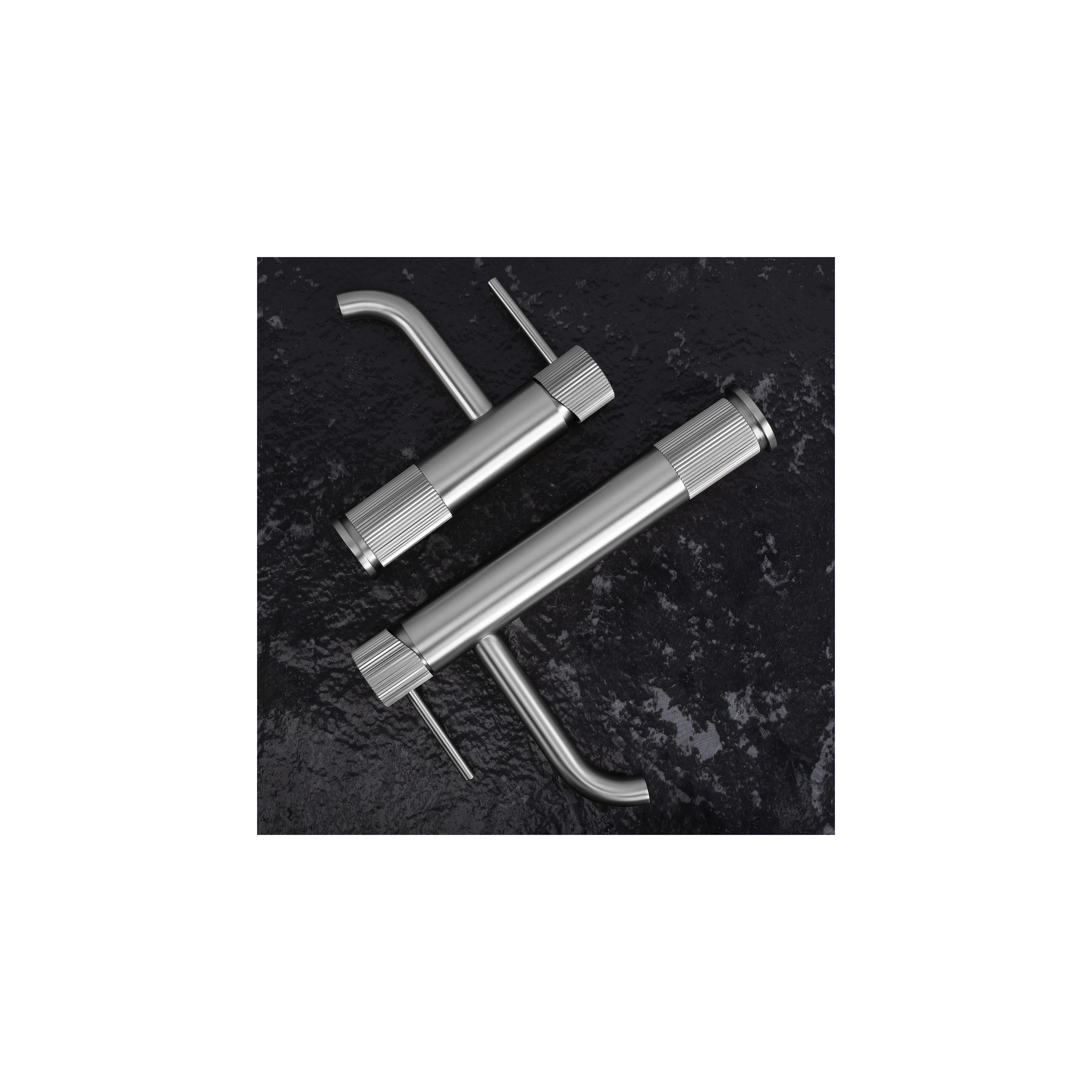 Waschbeckenarmatur Rea Lungo Stripe Brush Nickel Low