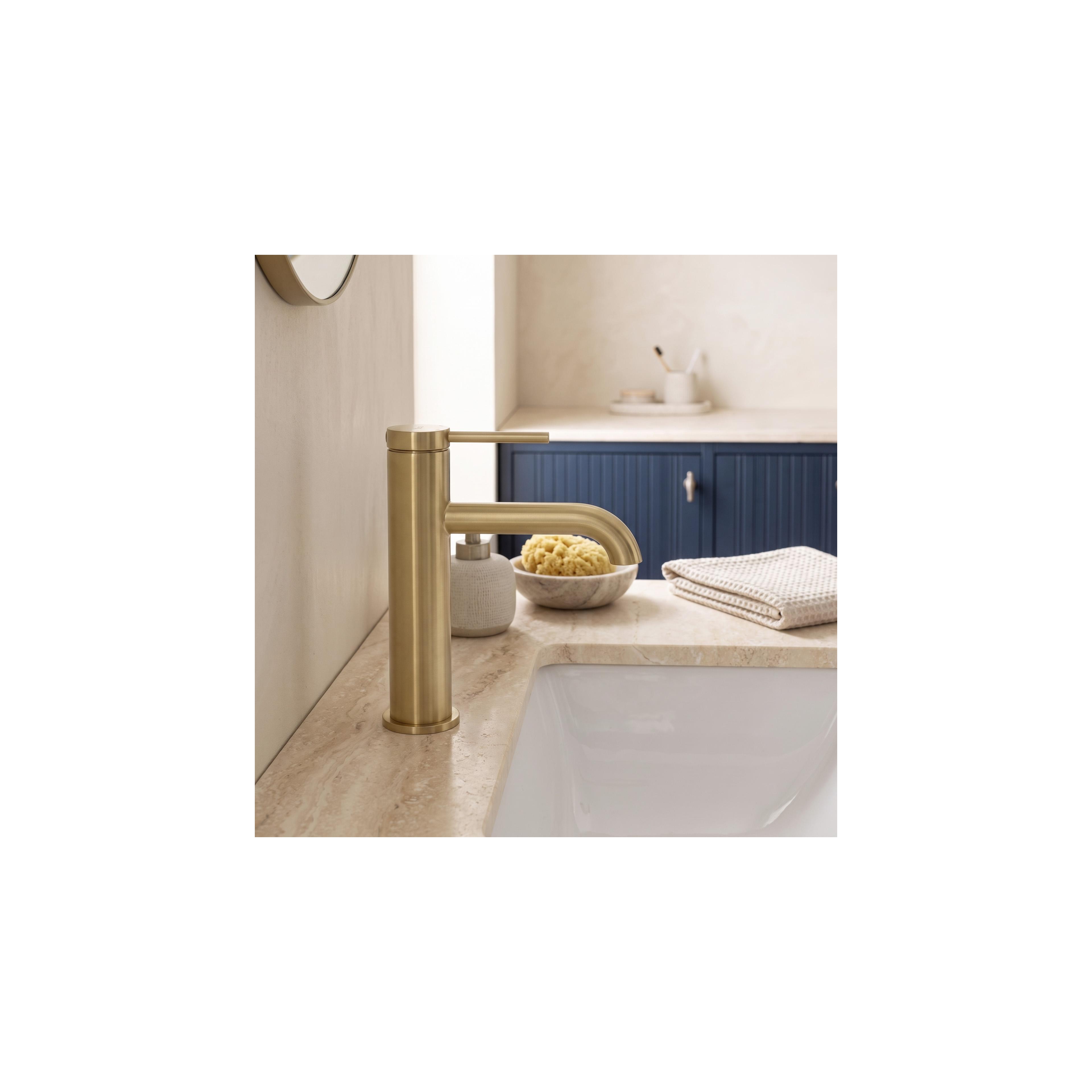 Waschbeckenarmatur Rea Spot Brush Gold Low