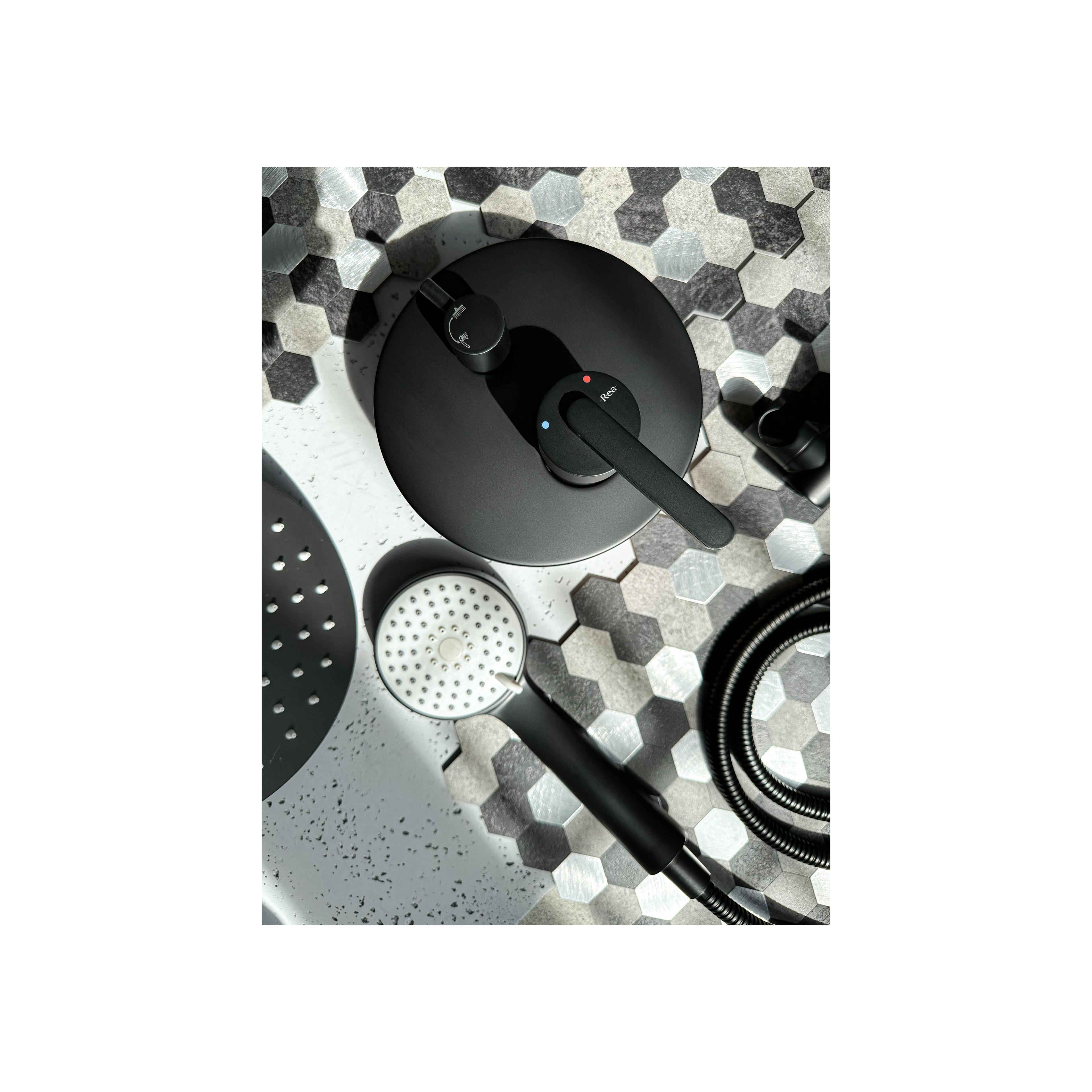 Kit de douche encastré Rea Ontario Black + BOX