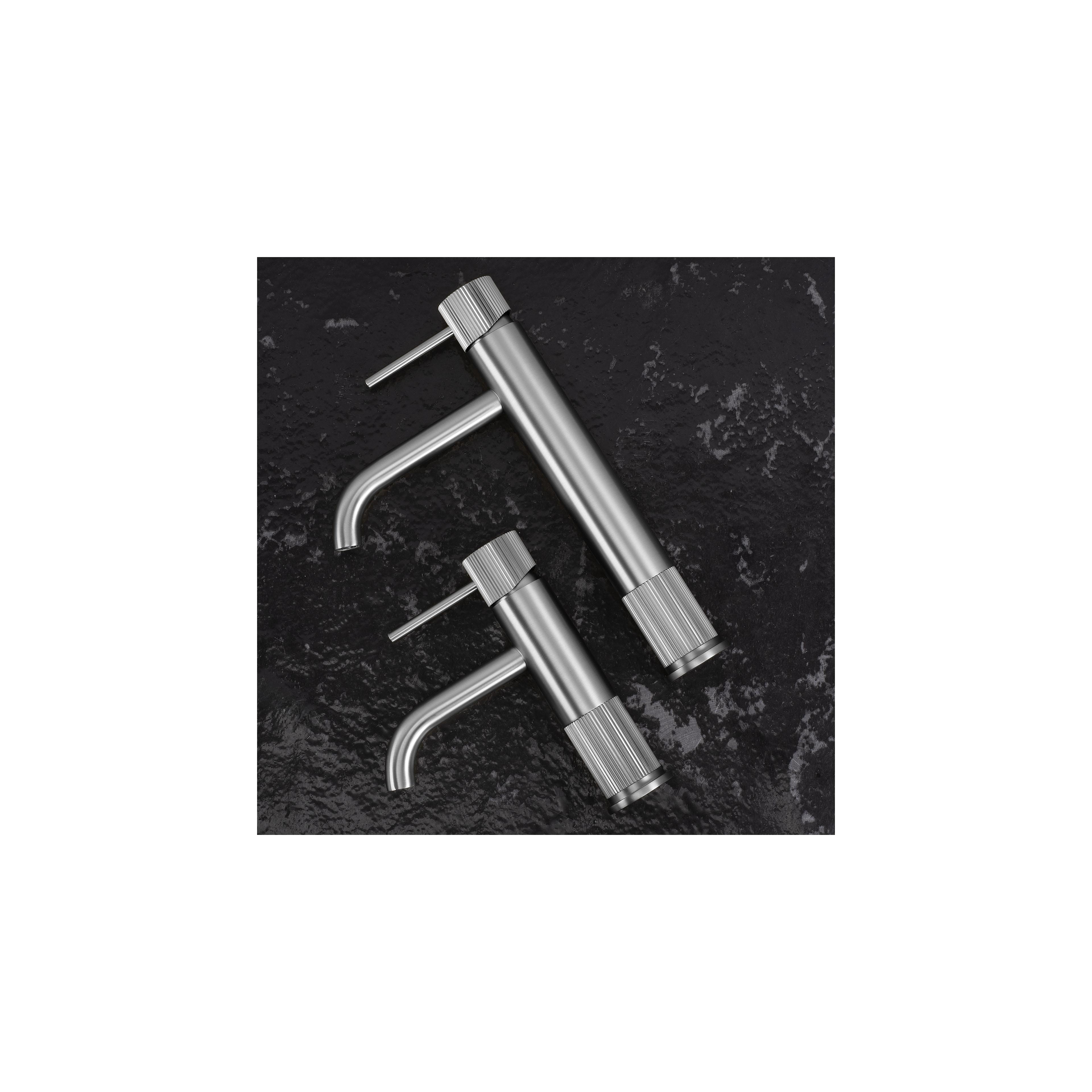 Waschbeckenarmatur Rea Lungo Stripe Brush Nickel