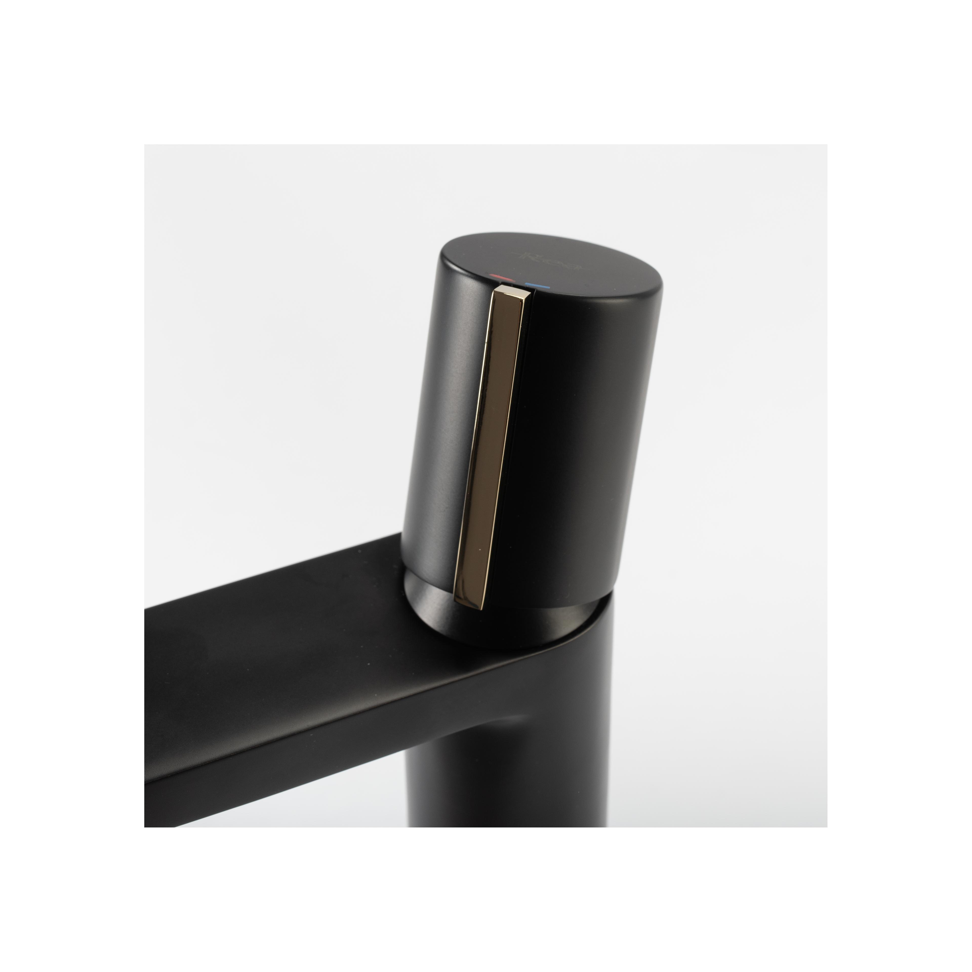 Izlietnes maisītājs REA ICON Black Gold Low