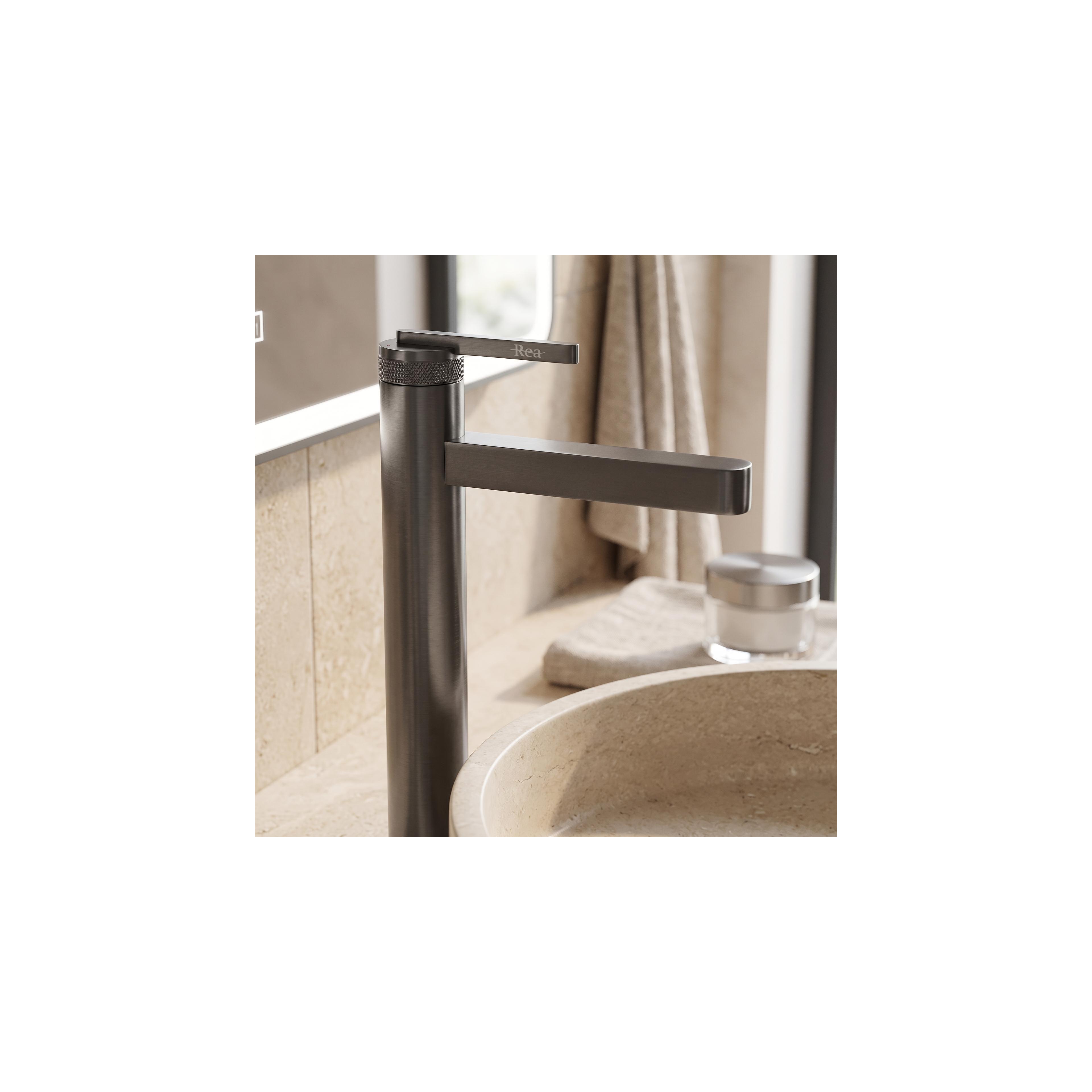 Bathroom faucet Rea Grace Titan High