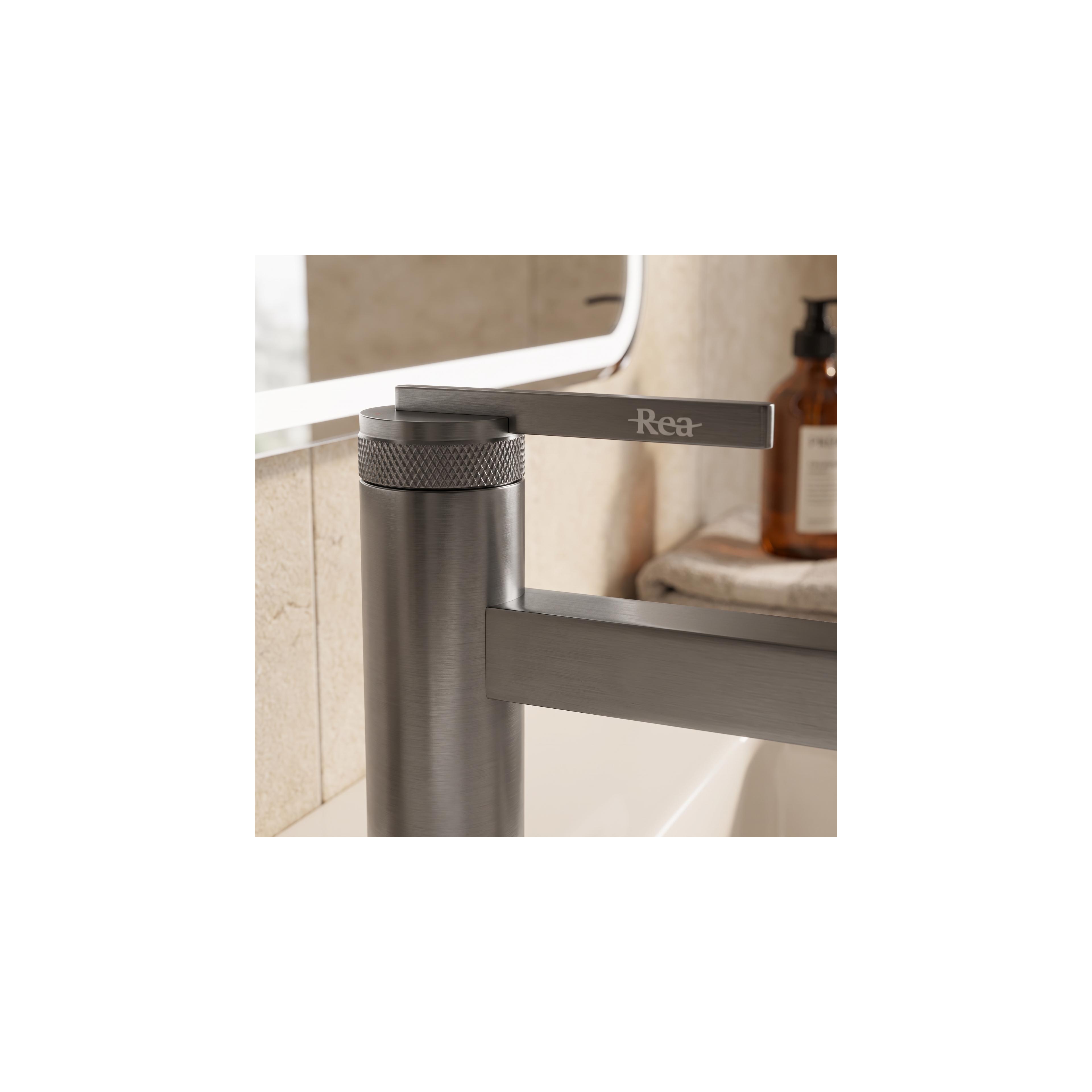 Bathroom faucet Rea Grace Titan