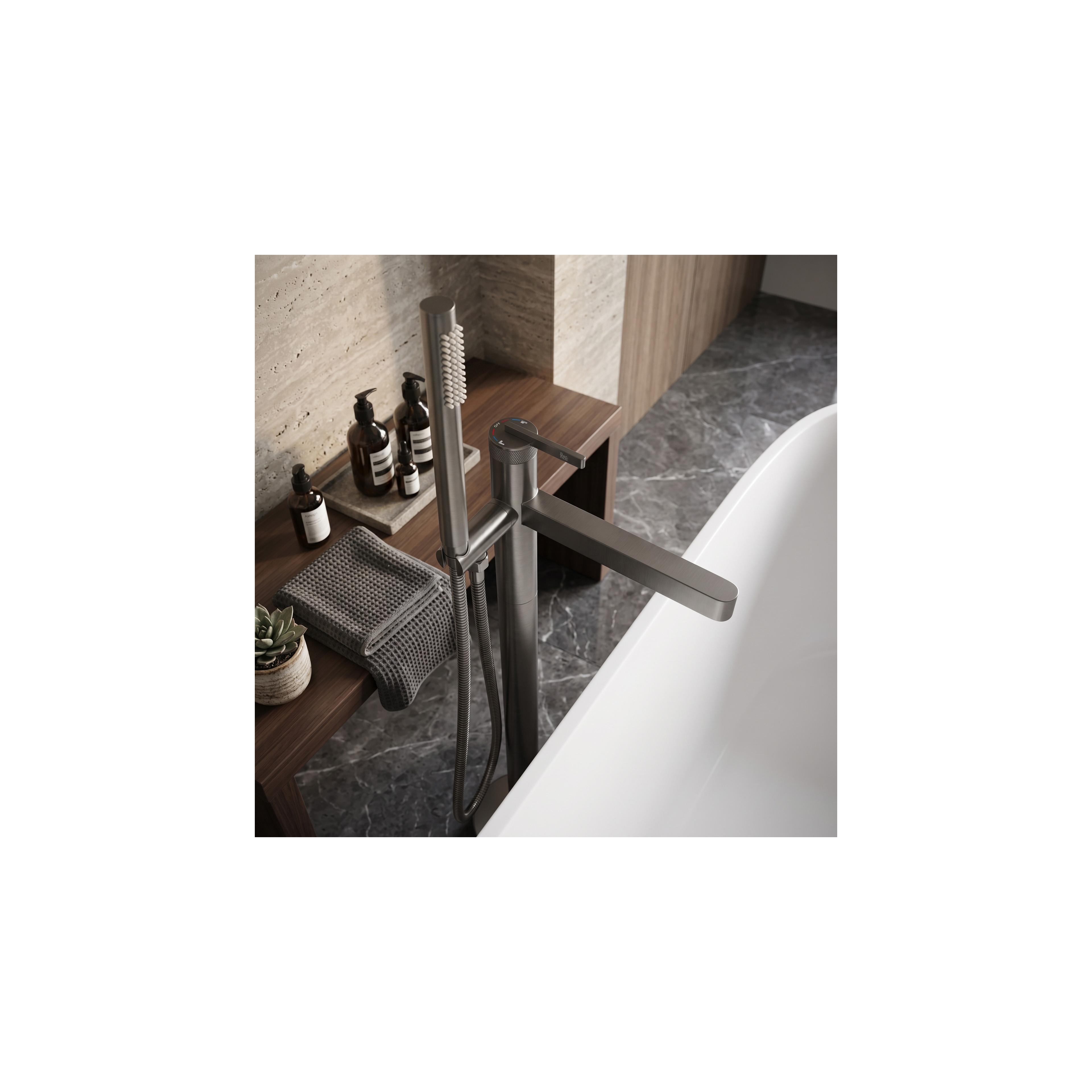 Free-standing faucet Rea Grace Titan