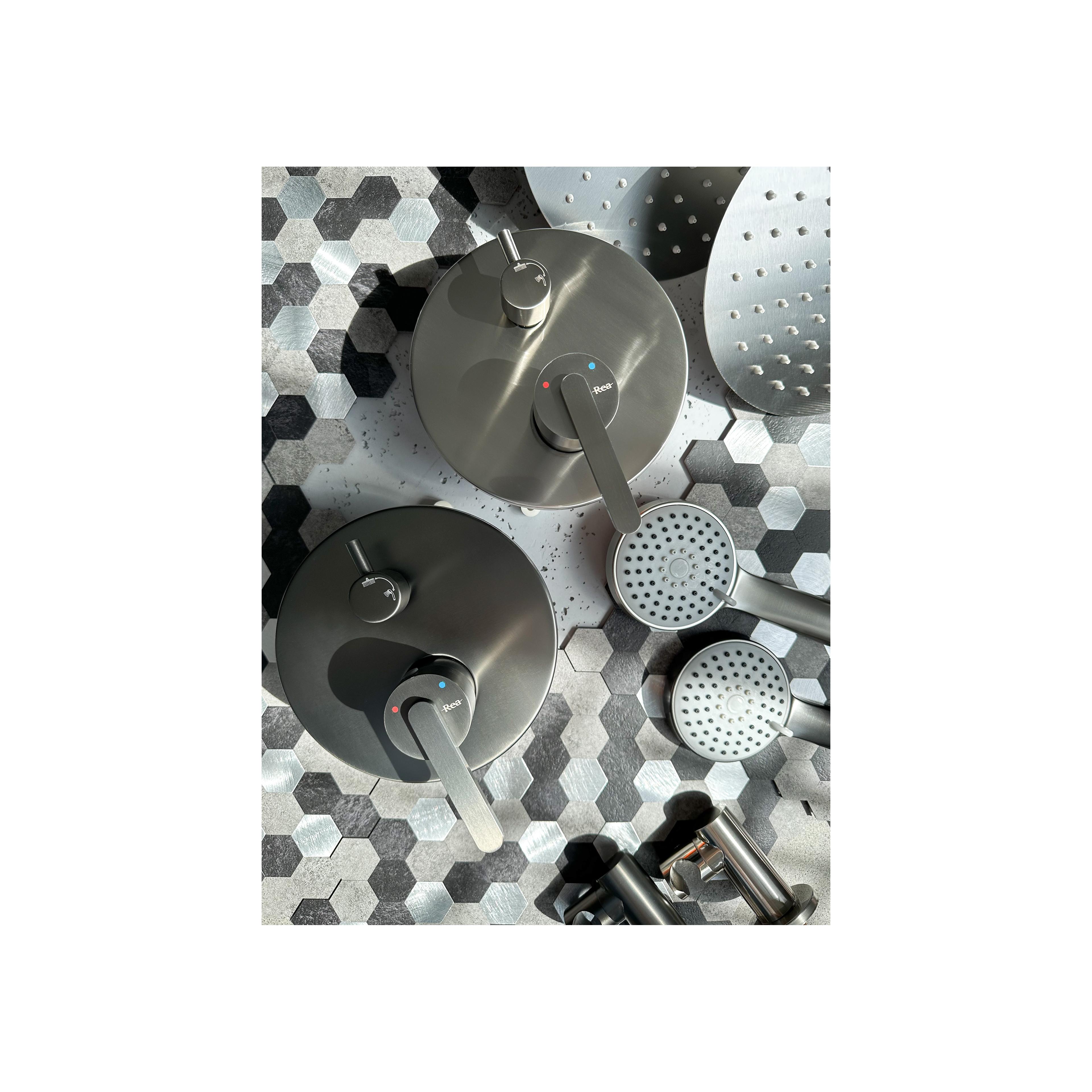 Shower system Rea Ontario Brush Nickel + BOX