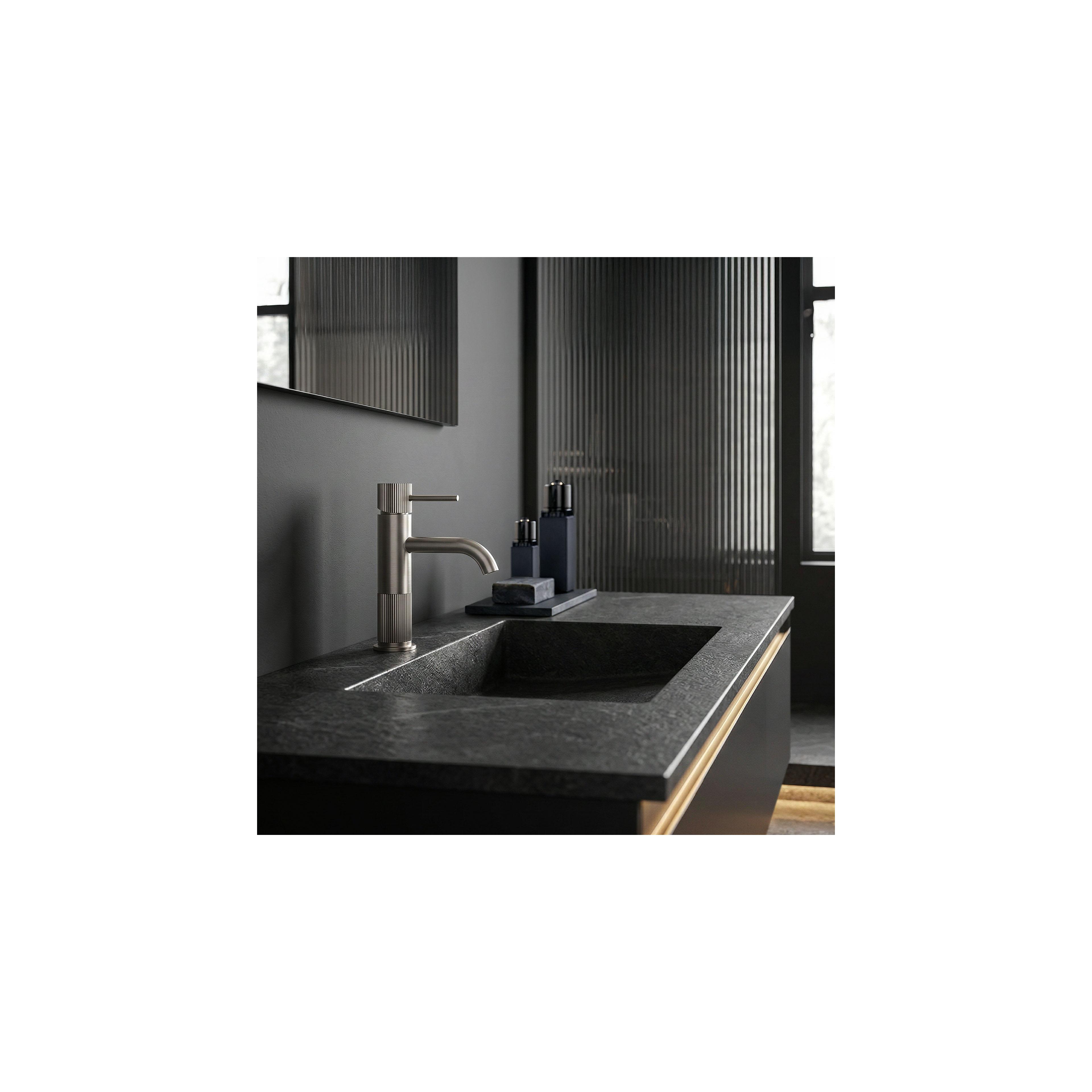 Waschbeckenarmatur Rea Lungo Stripe Brush Nickel Low