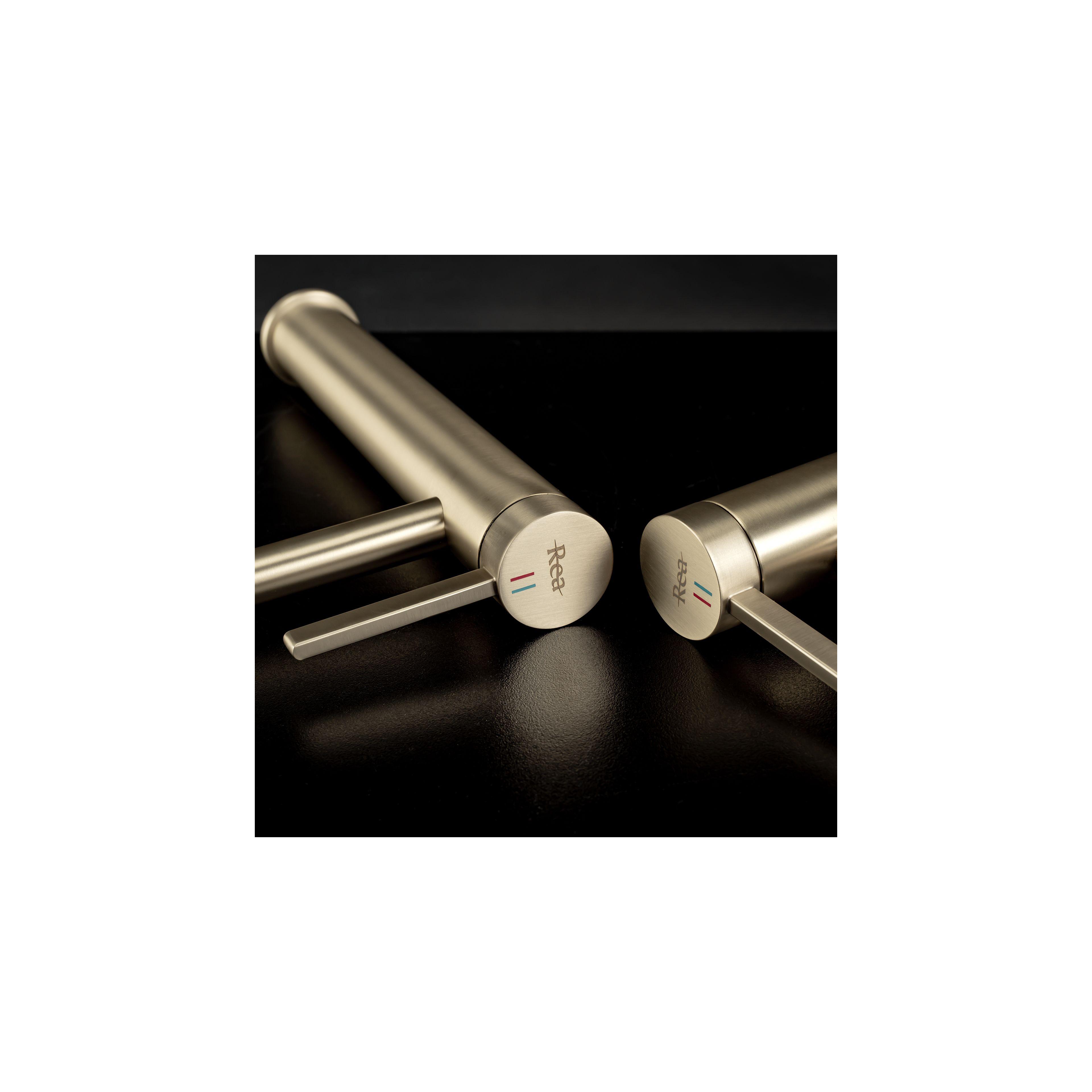 Bathroom faucet Rea Rivo Brush Gold