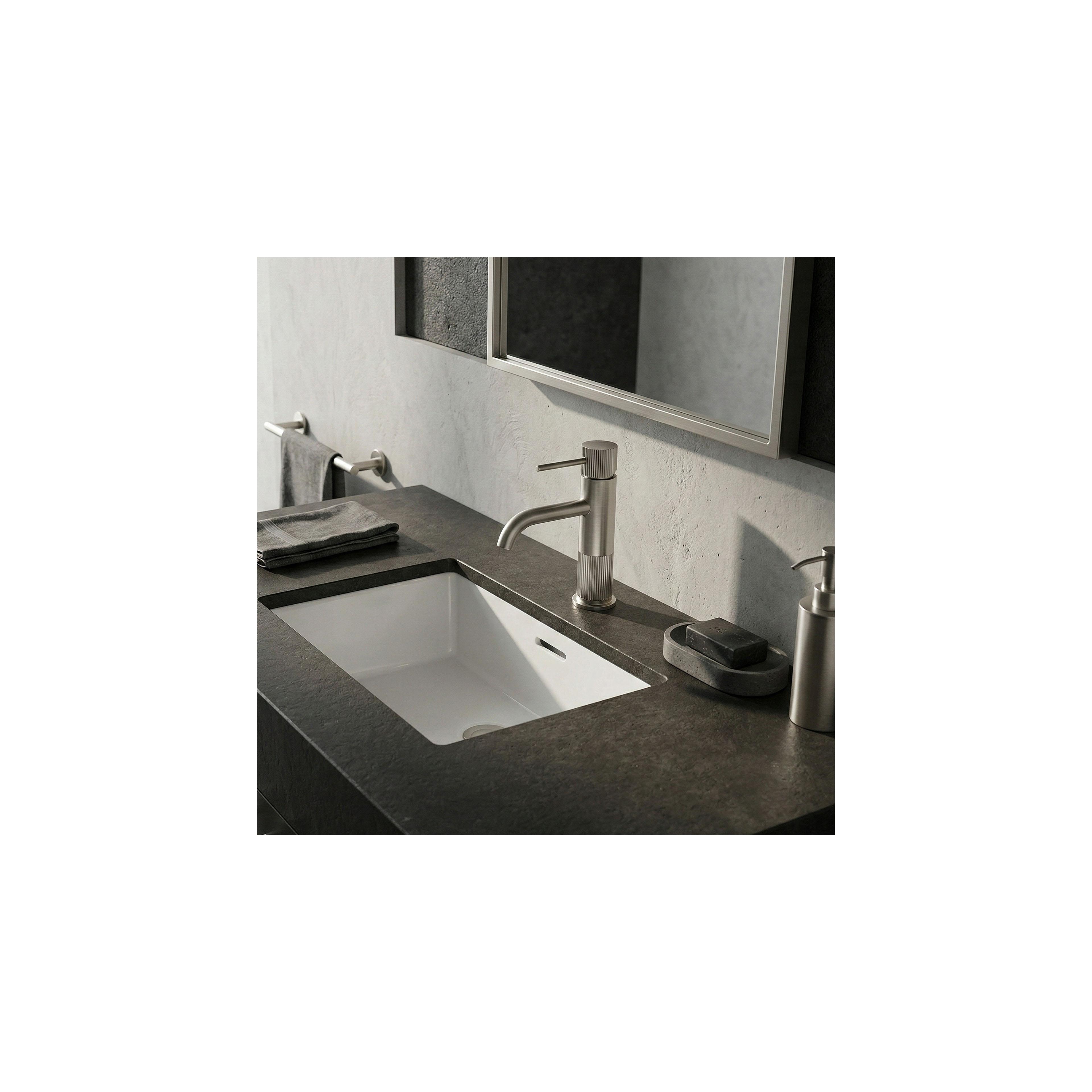 Waschbeckenarmatur Rea Lungo Stripe Brush Nickel Low
