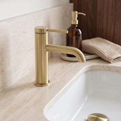 Waschbeckenarmatur Rea Spot Brush Gold Low